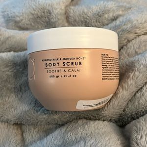 Ciroa‎ Almond Milk & Manuka Honey Body Scrub